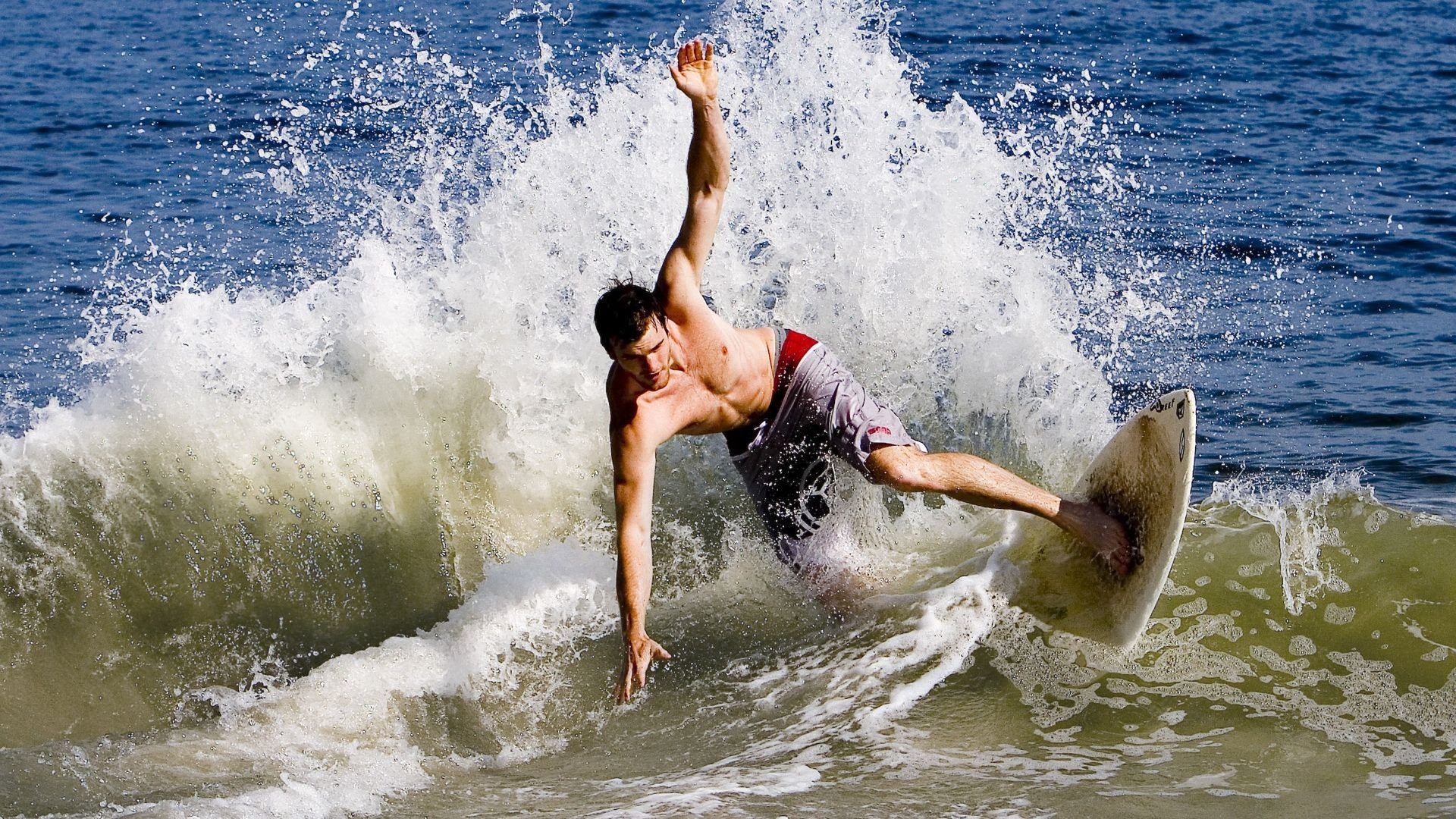 斯诺克国锦赛：中国选手提前锁定决赛一席，斯诺克国际赛